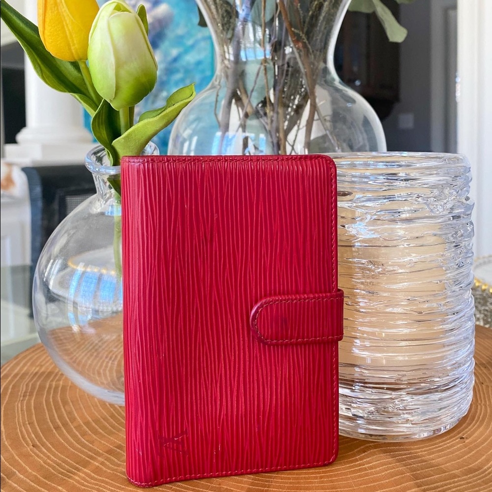 SOLD!! - Authentic Vintage LV Epi Wallet